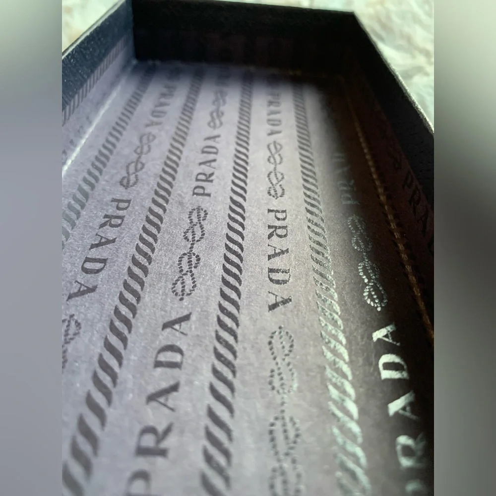 Prada Box - Picture 2 of 5